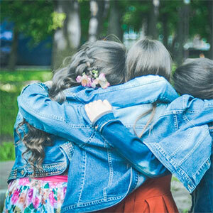 ​How to Keep Friendships While Wedding Planning